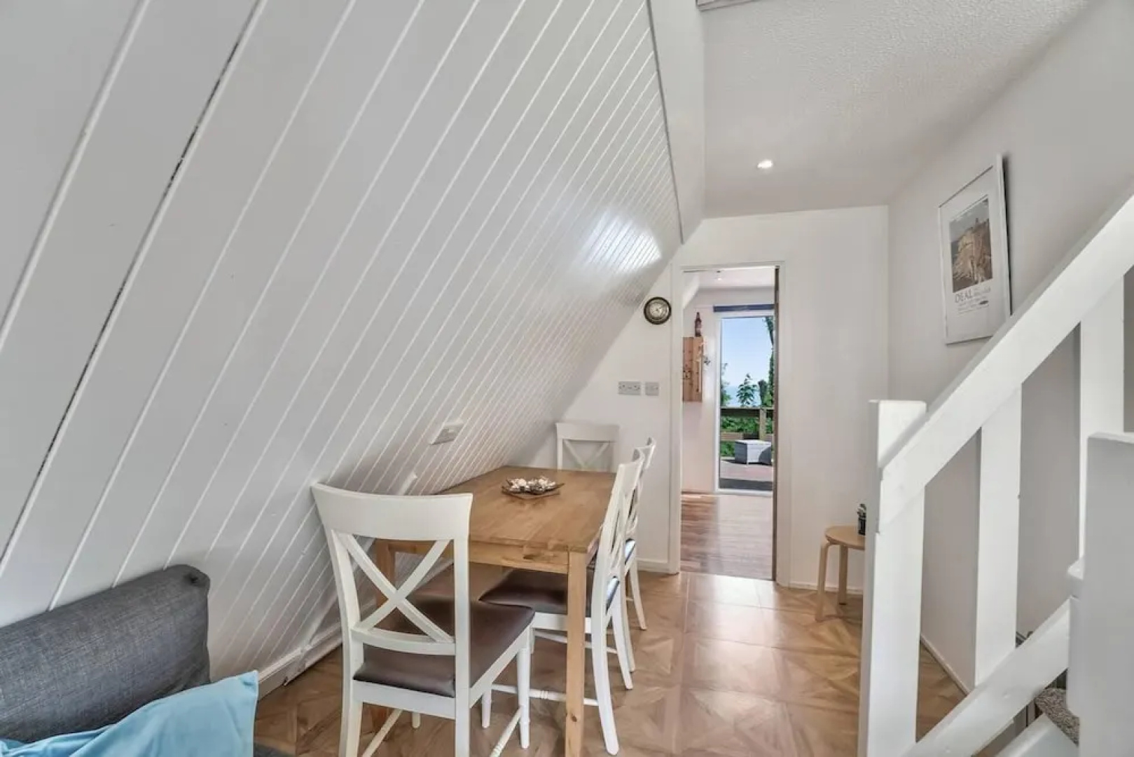 The Lookout, Sunny Beach Retreat, Sleeps 5 Guests
