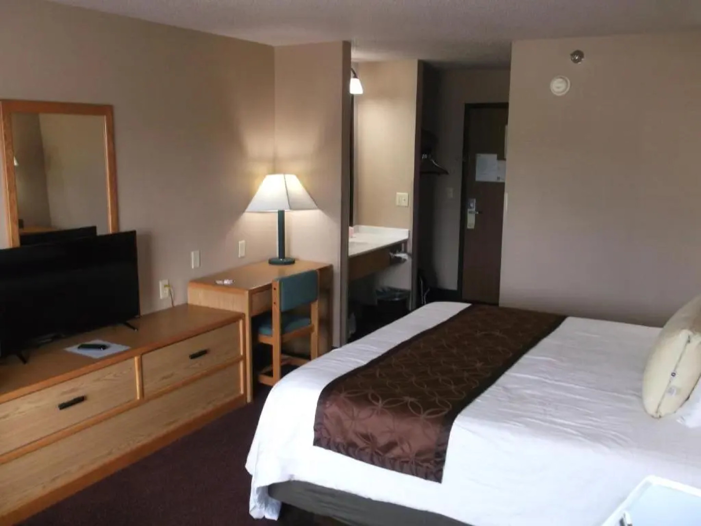 De Smet Super Deluxe Inn and Suites