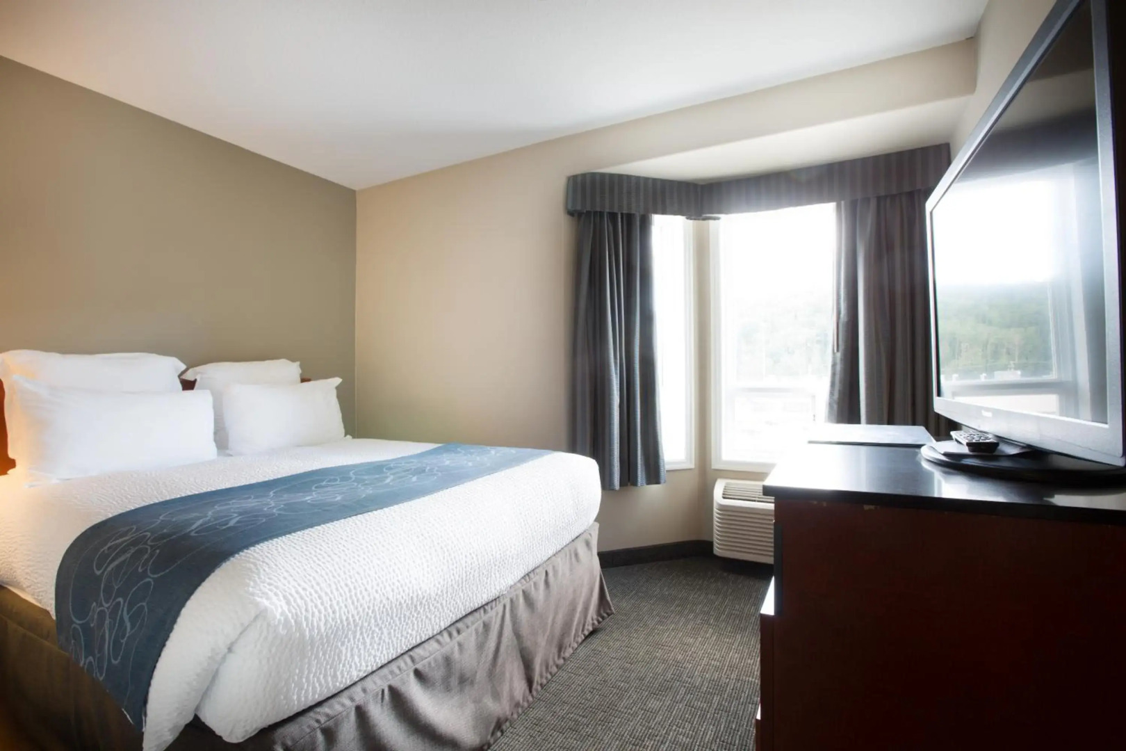 Nomad Hotel and Suites