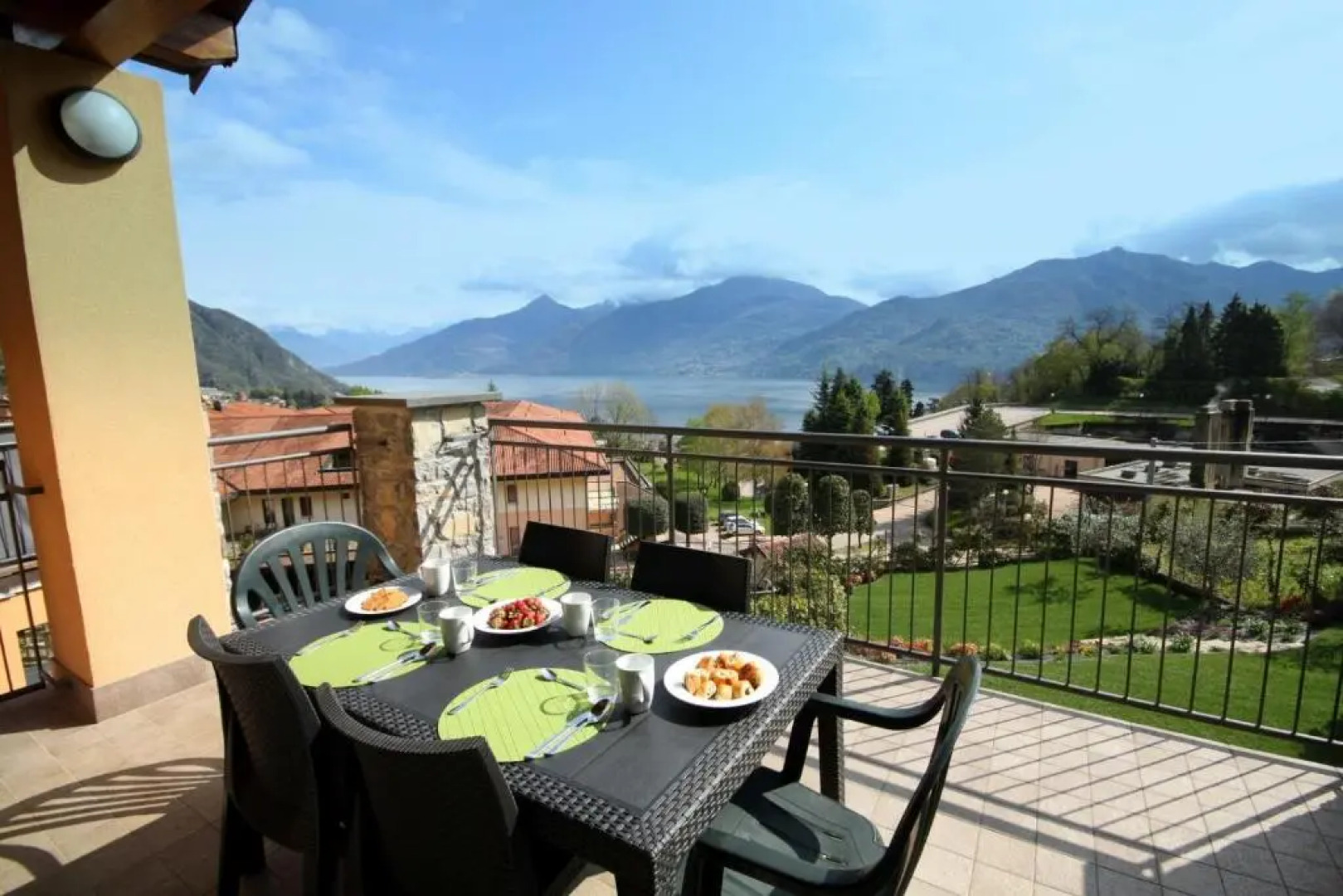 Oleandro Balcony 5 - Menaggio by Lovecomo