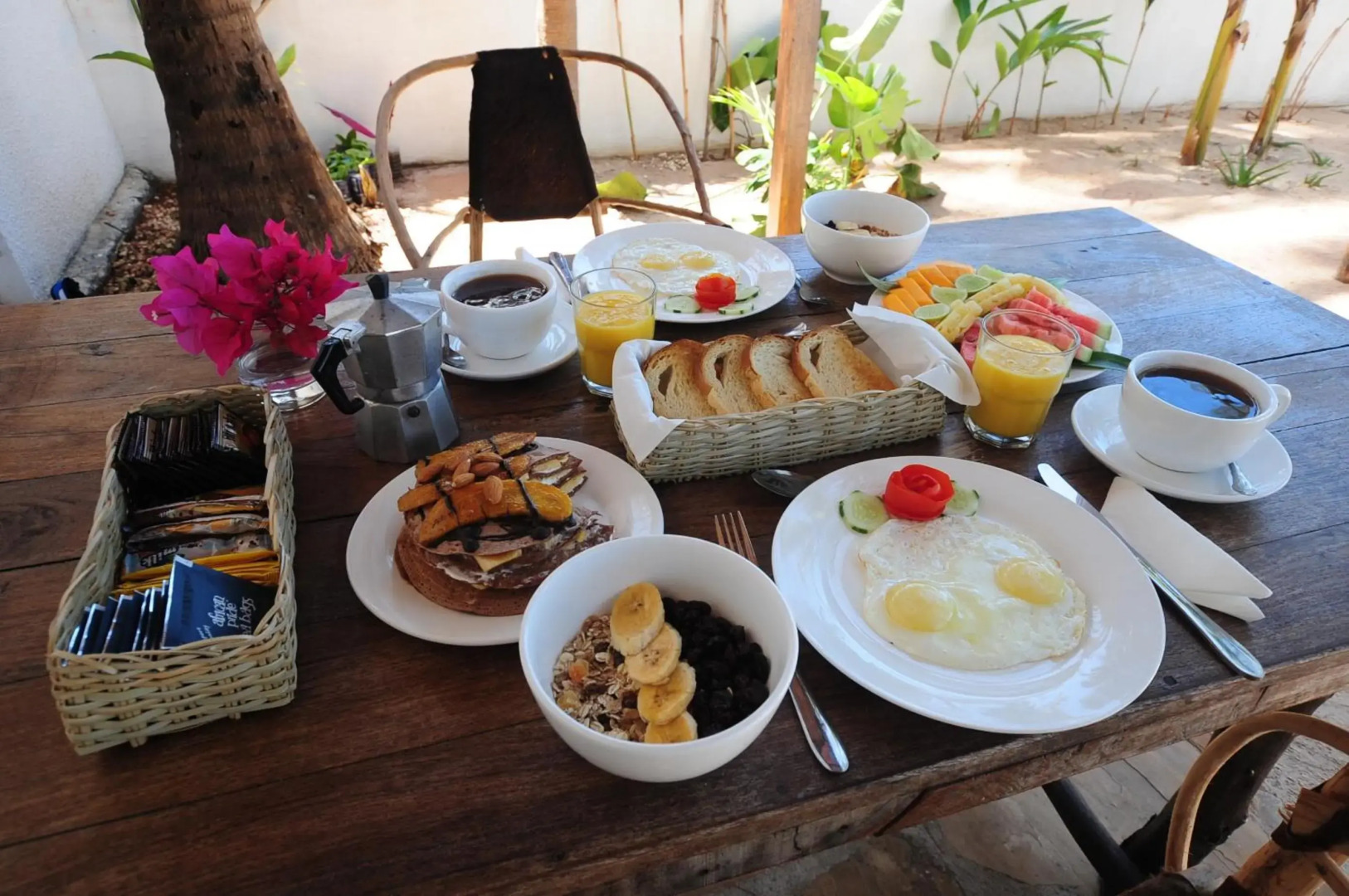 Beachfront Turtle House ZanzibarHouses