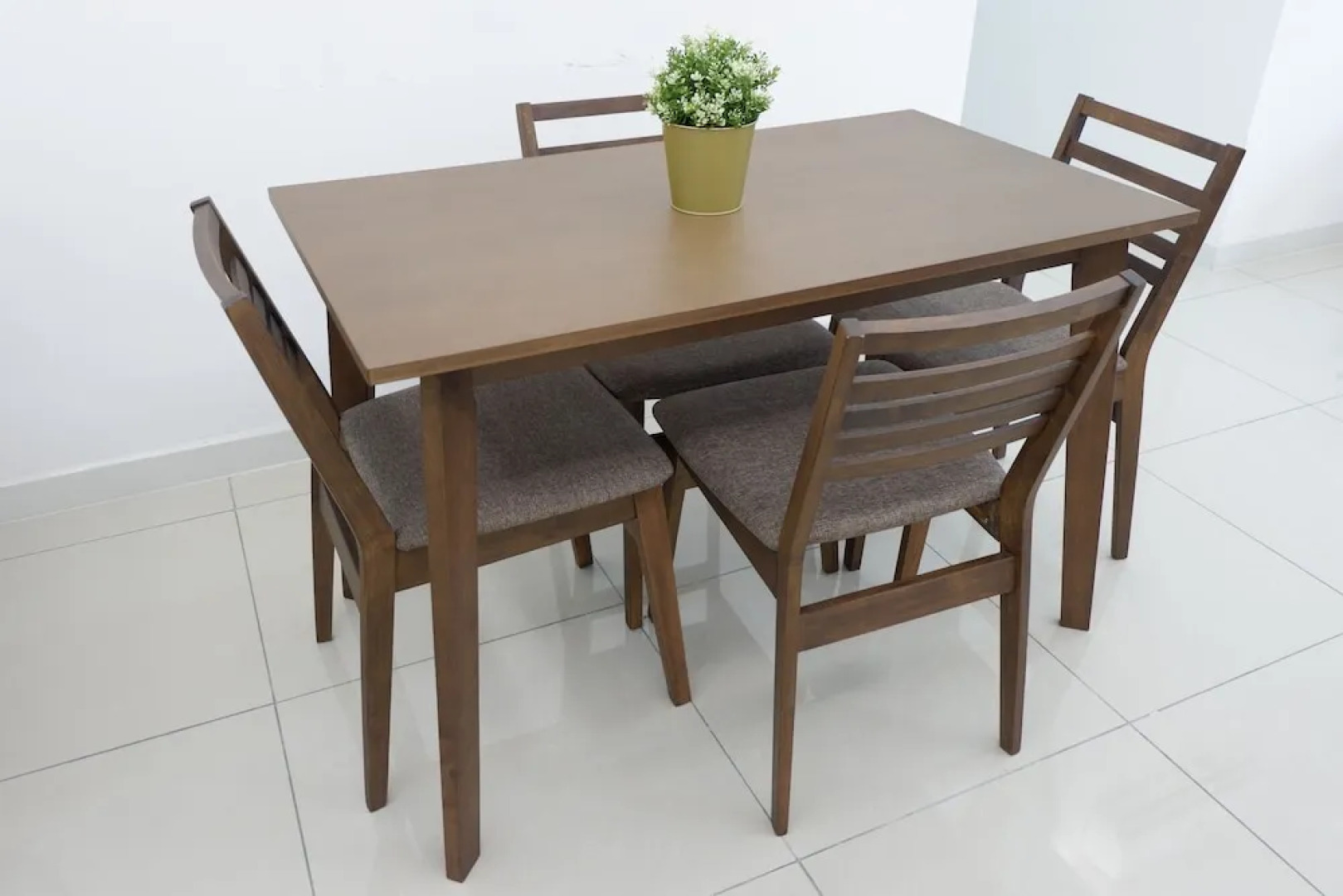 J's Suite at Southville City