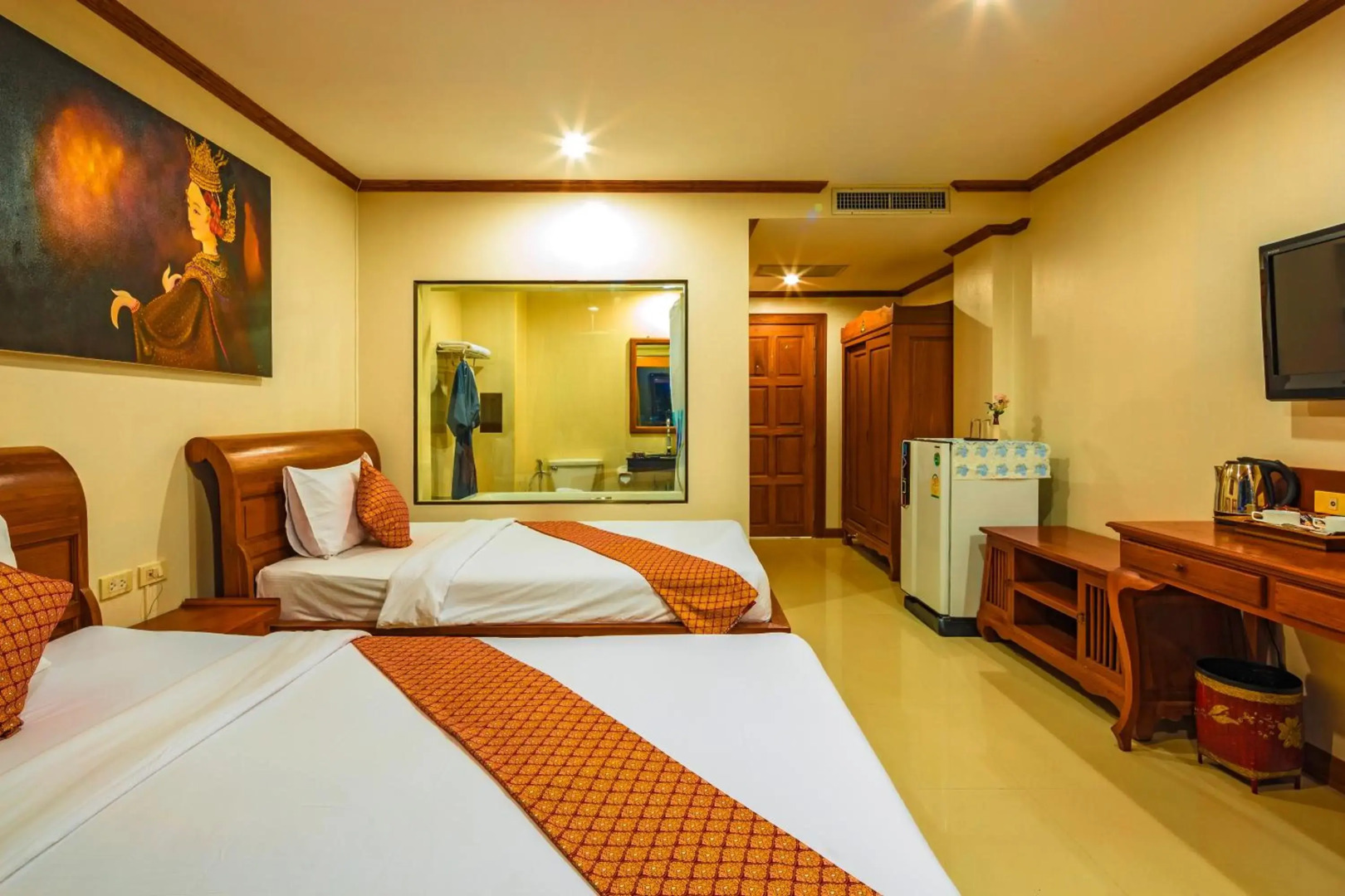 Отель Patong Heaven