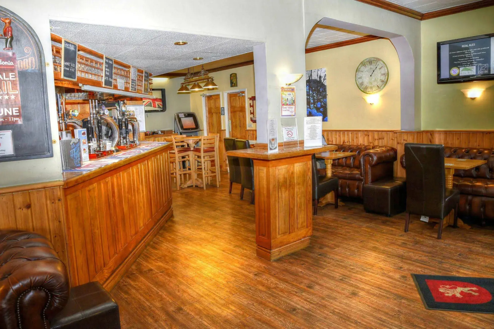 Lion Hotel and Studio Apartments