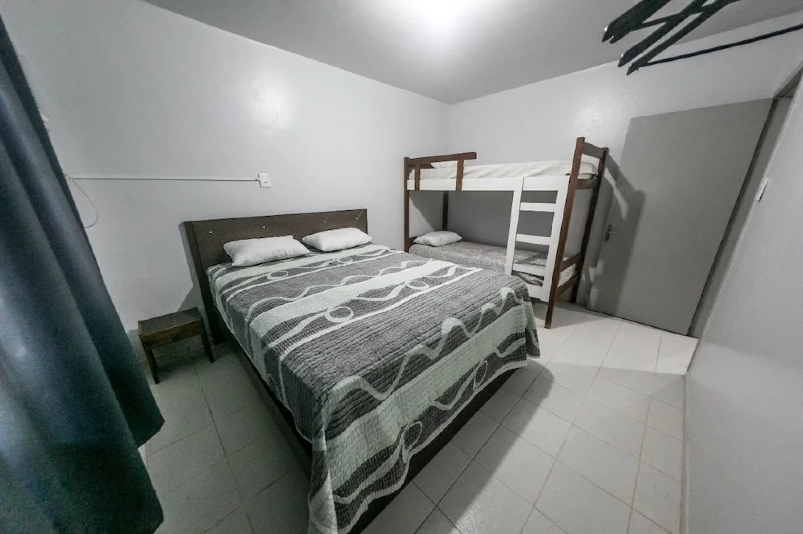 Casa 2 Amarela - Casa piscina 10 pessoas