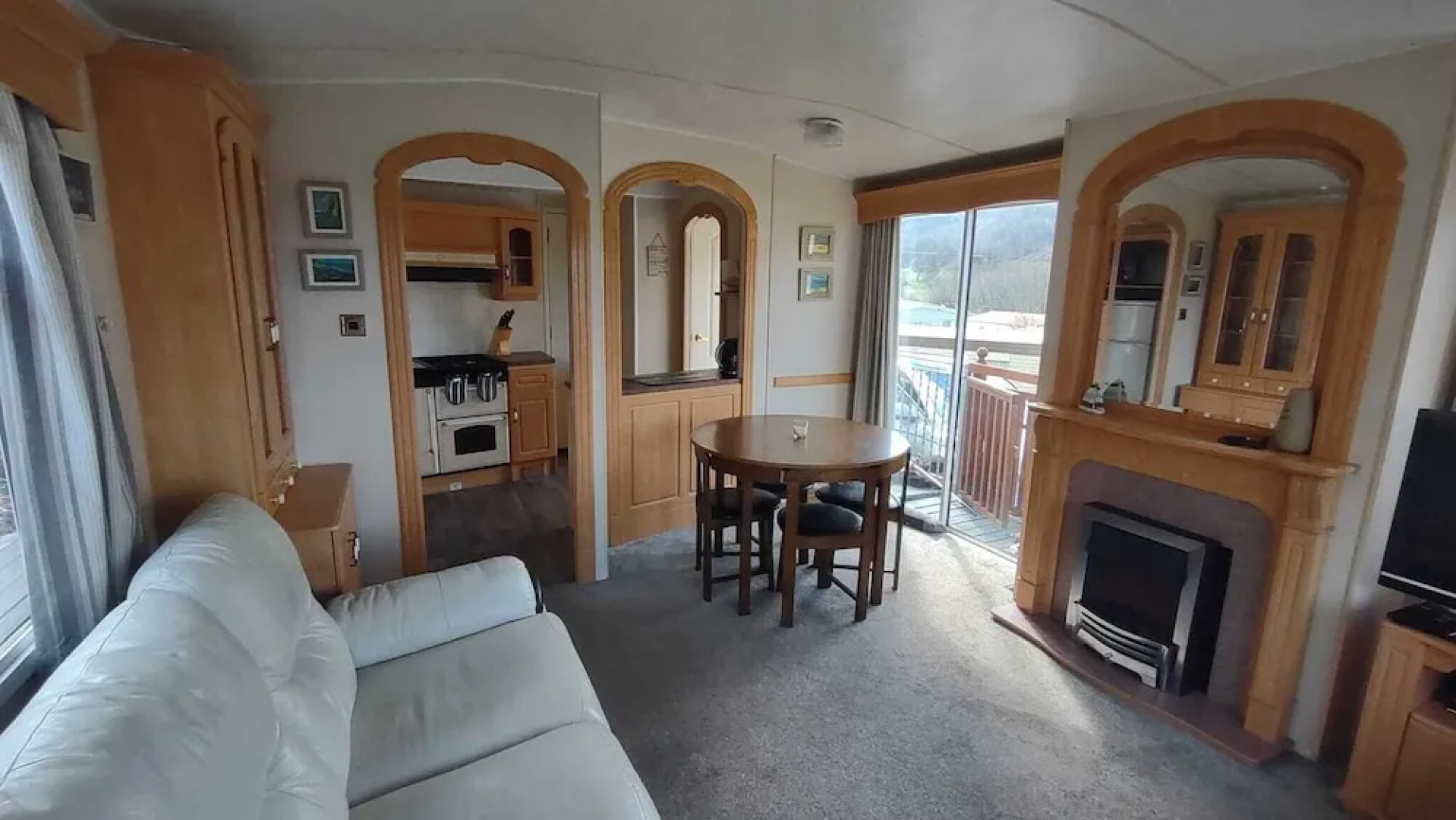 Charming 3-bed Caravan Cymtydu