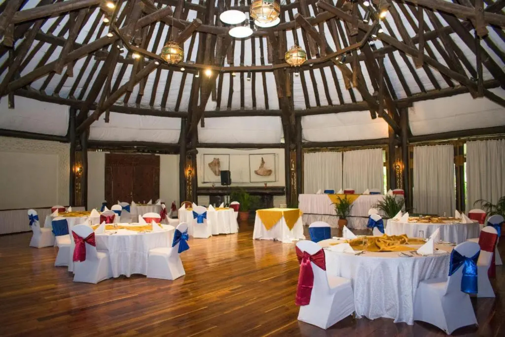 Safari Park Hotel And Casino