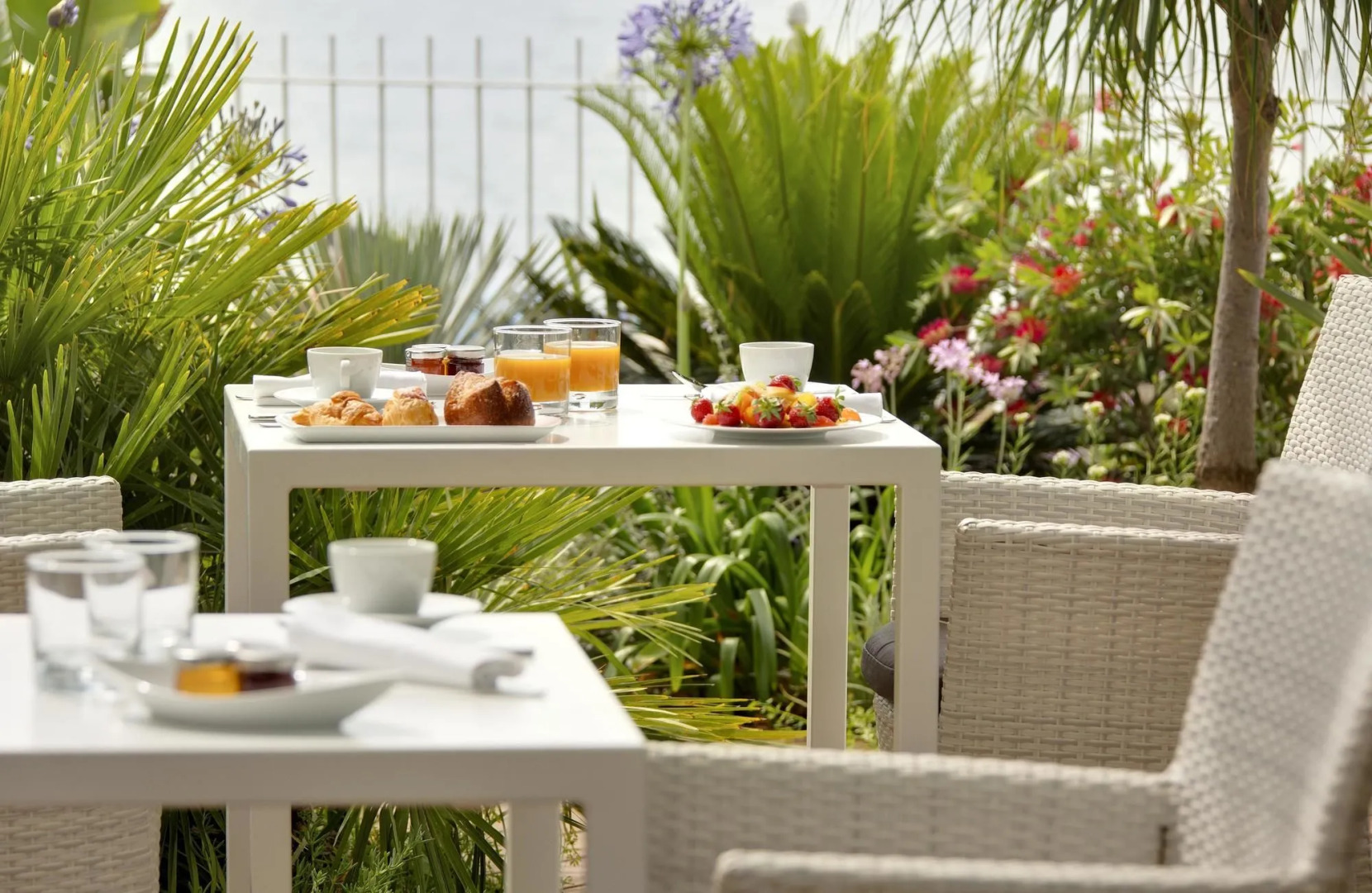 Grand Hotel Des Sablettes Plage, Curio Collection By Hilton