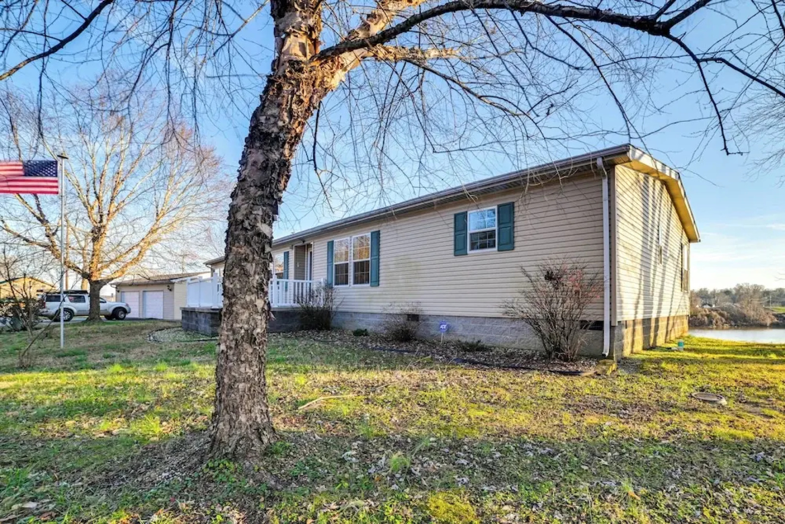 Walk to Ohio River: Golconda Home w/ Water Views!