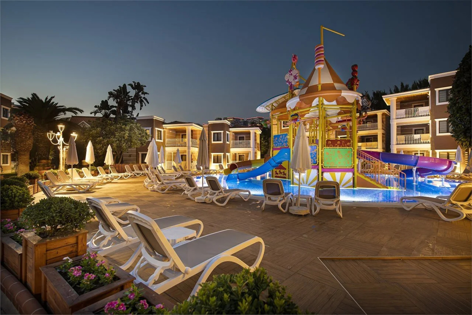 Quattro Beach Spa & Resort Hotel