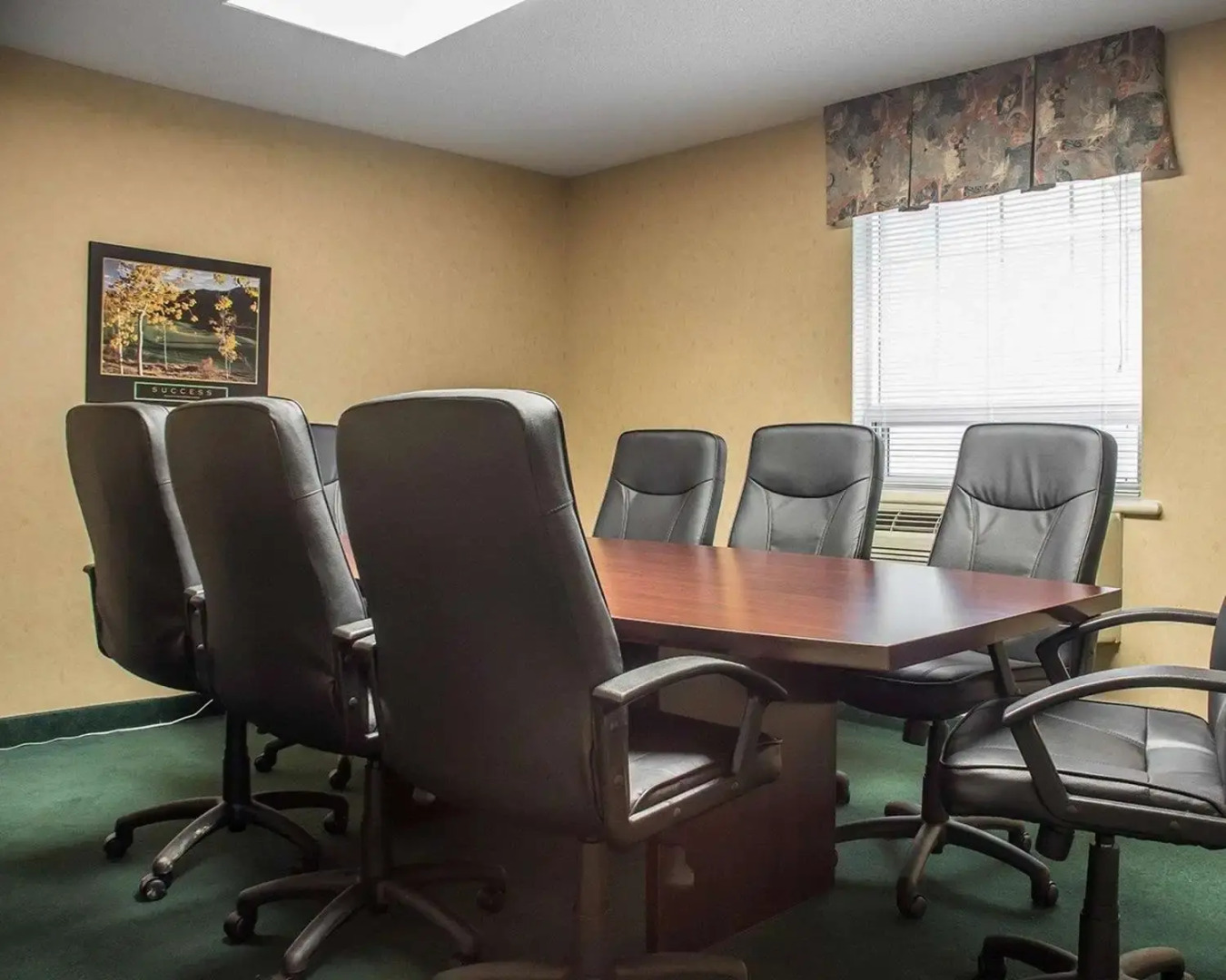 Quality Hotel & Suites