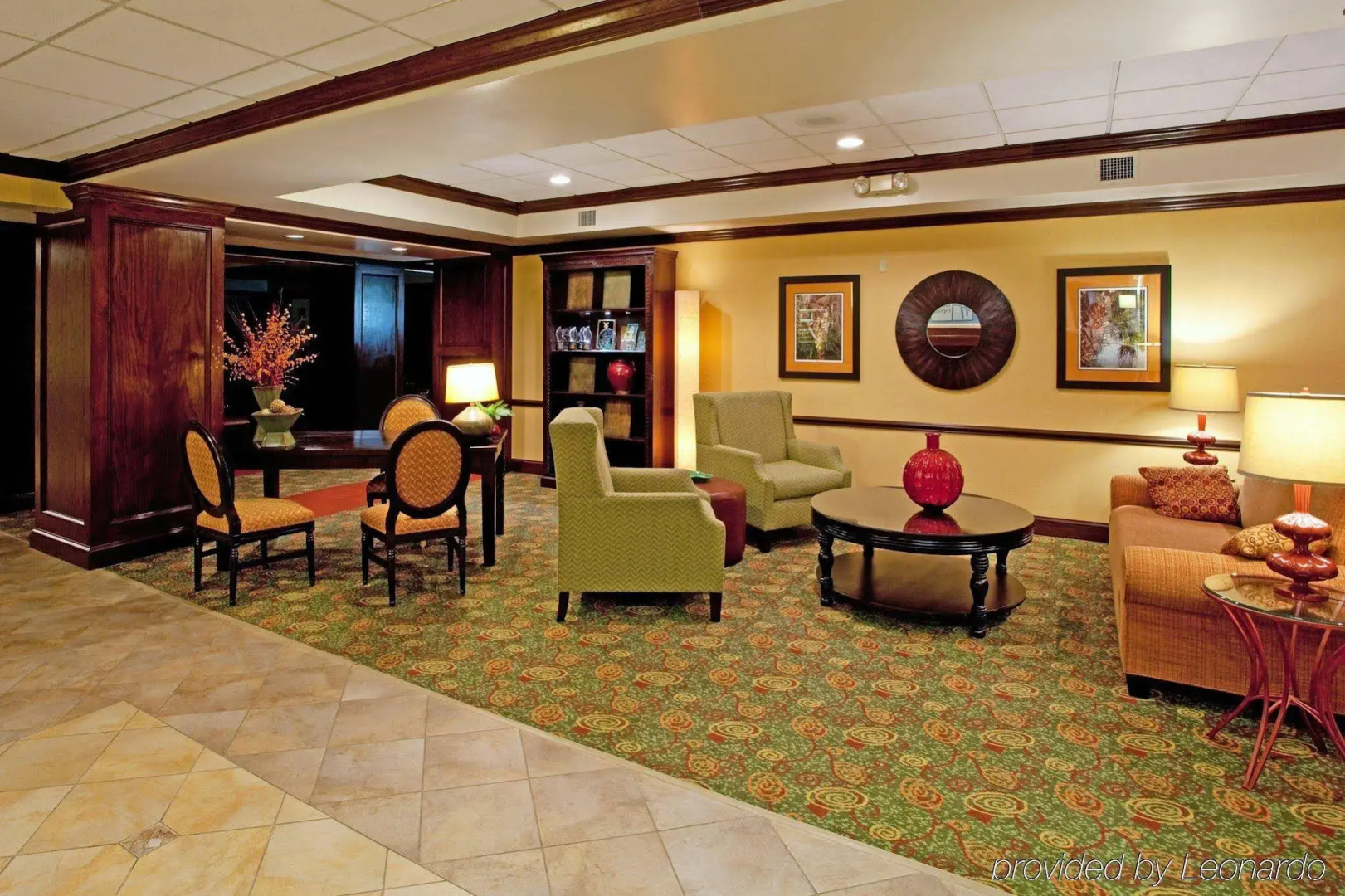 Holiday Inn Express & Suites Charleston - Northwoods by IHG