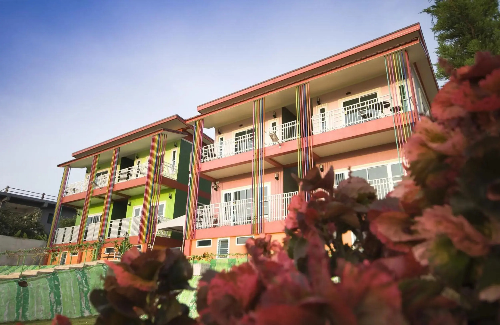 Viewpoint Khaokoh Hotel