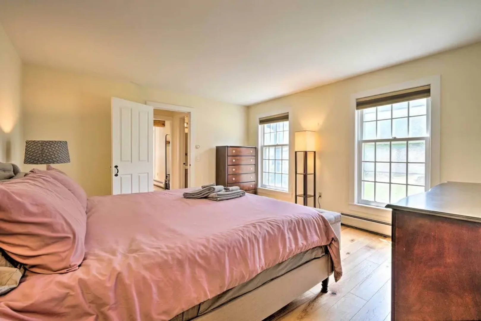 Chic Dover Home w/ Hot Tub: 1 Mi to Golf!