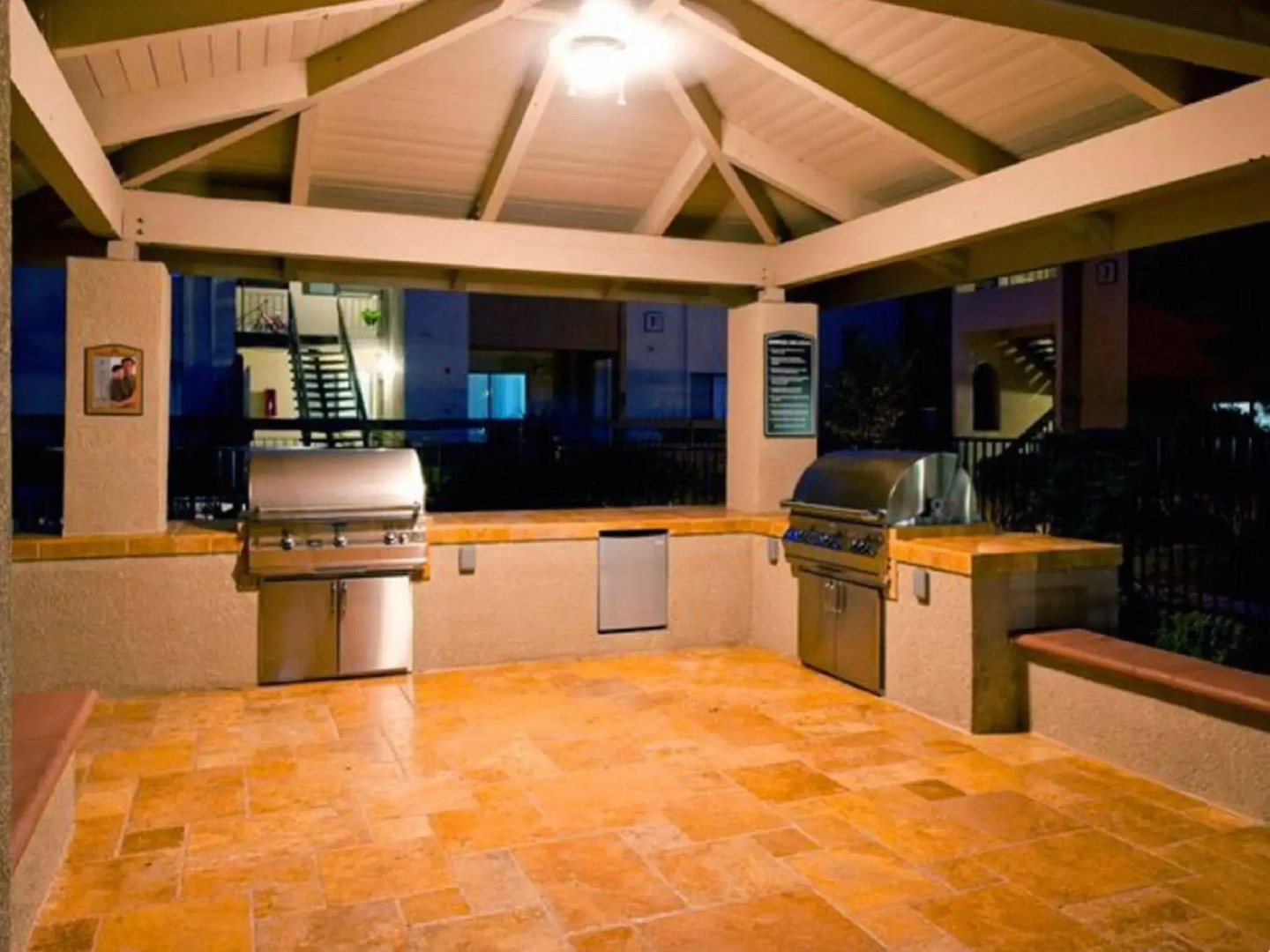 Global Luxury Suites at Villa Street