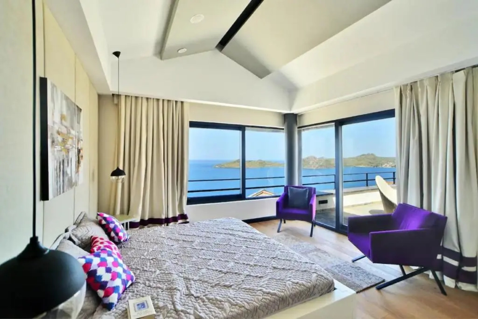 4 Bedroom Luxury Villa Located in Yalikavak With Marvelous Sea View Tranquilit