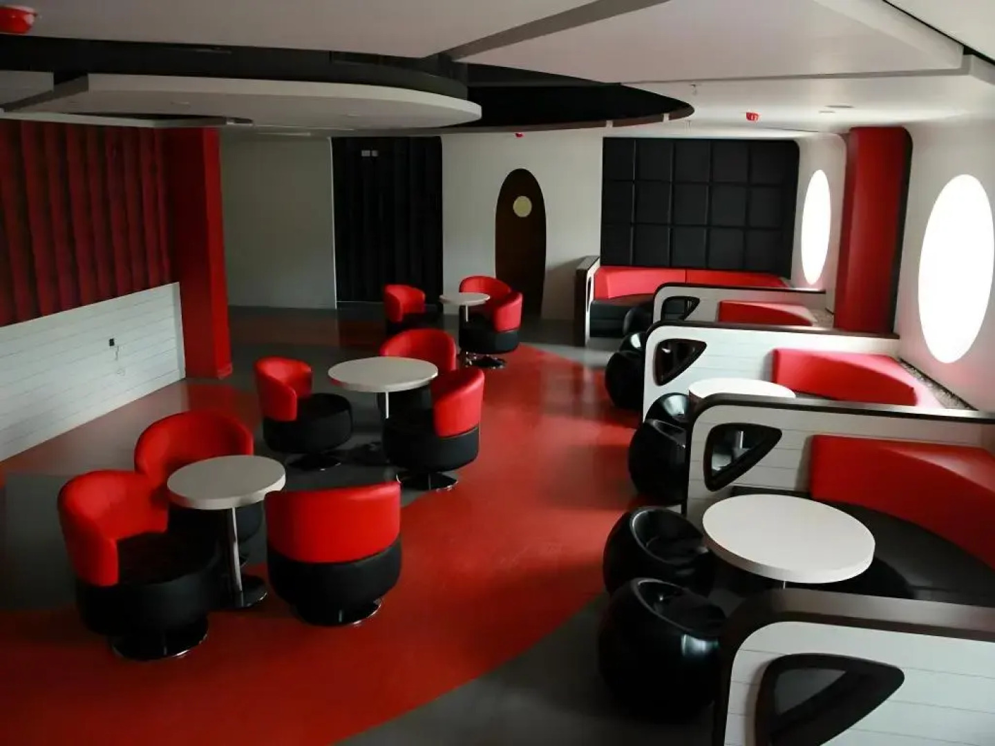 Hotel Moonlit Regency