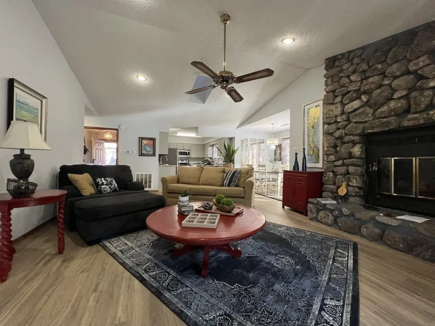 Forest view, log-sided two bedroom, two bath condo on Lake Ouachita. by RedAwning