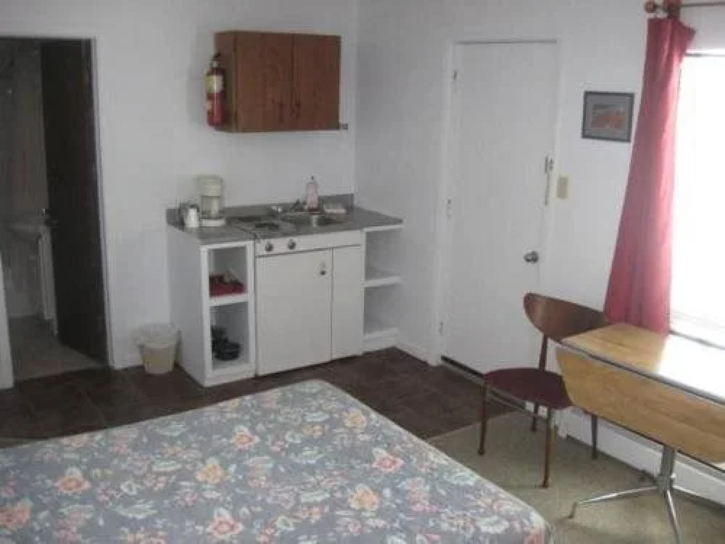 Summerside Motel & Cottages