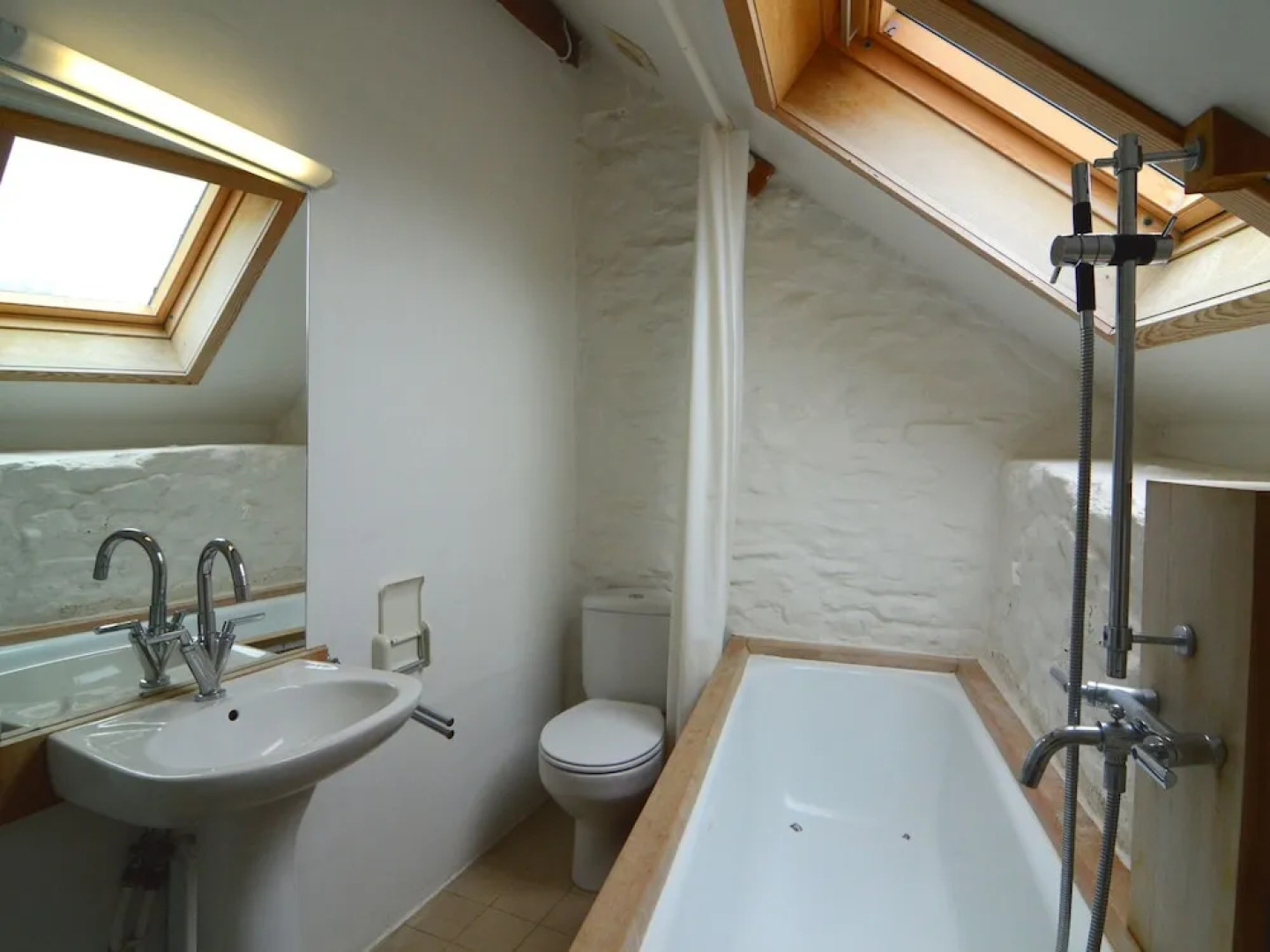 Romantic Cottage in Ferrières With Barbecue