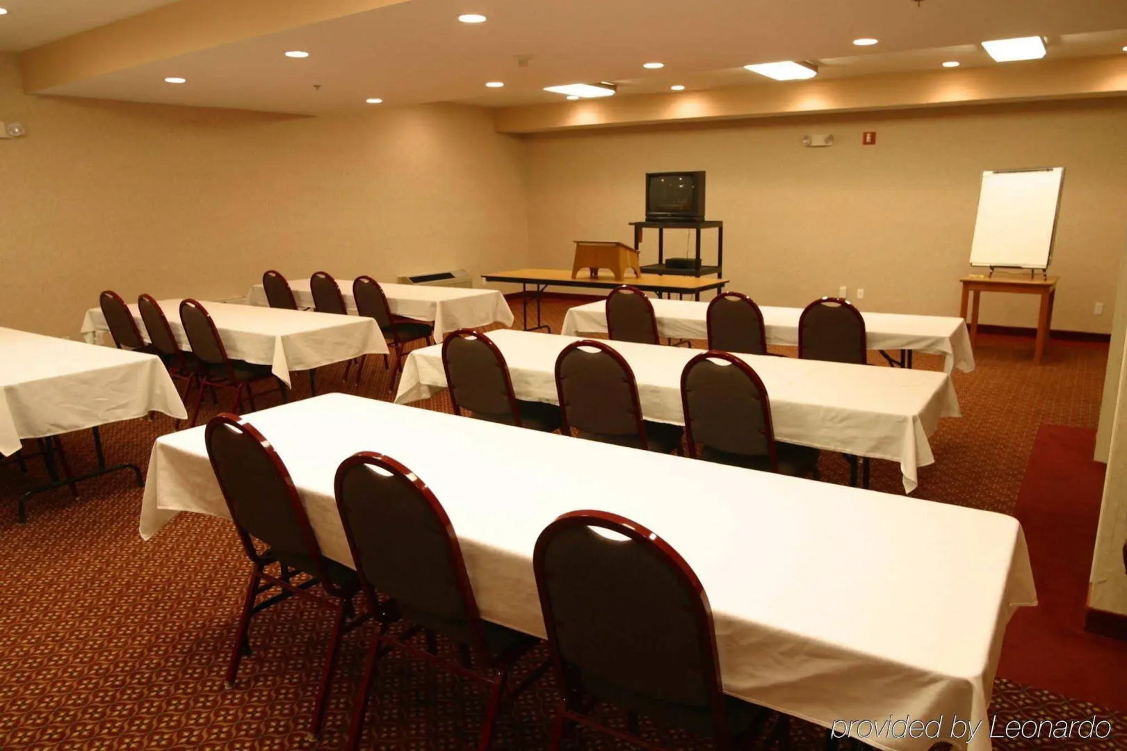 Holiday Inn Express & Suites Fort Pierre by IHG