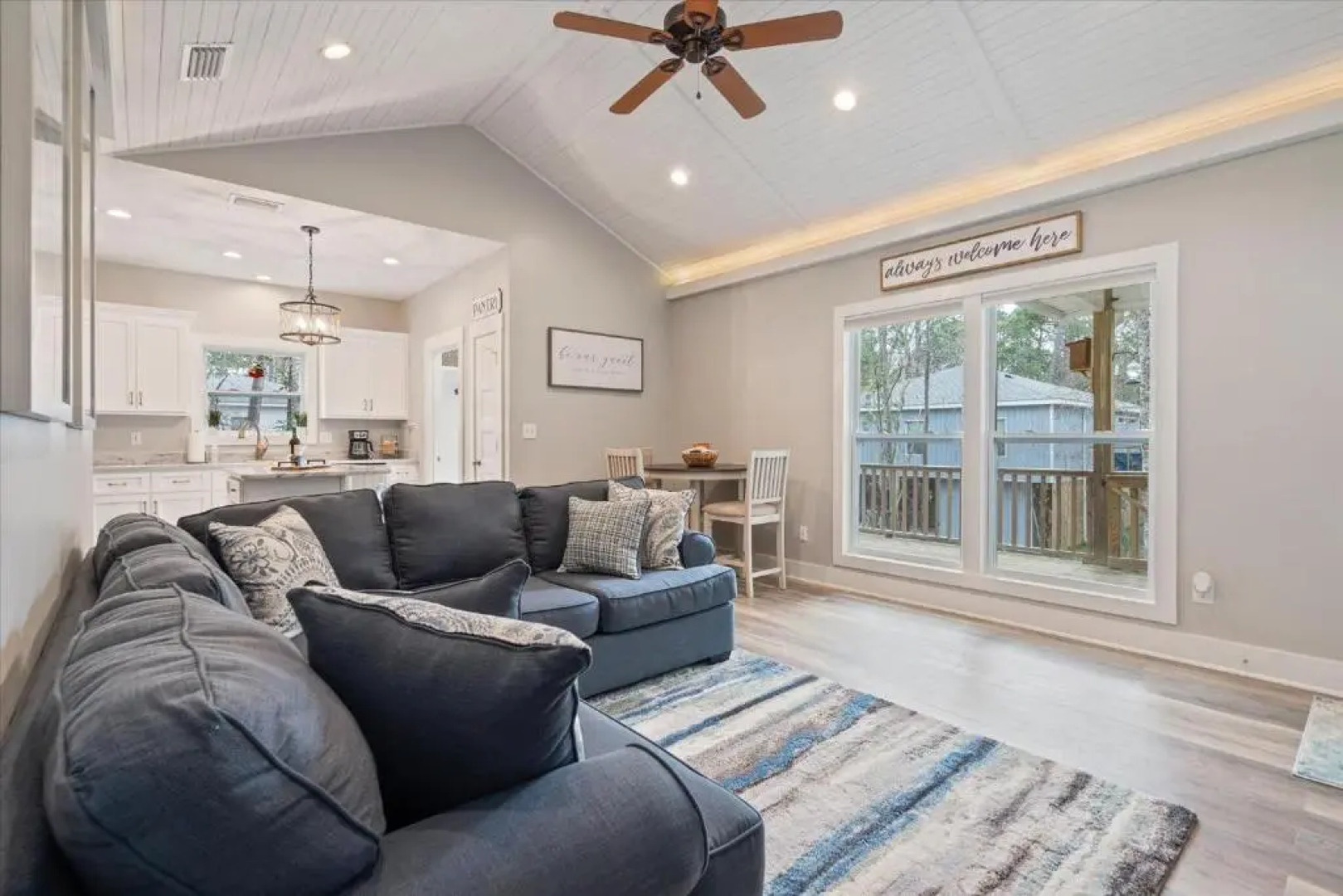 The Hummingbird House - East End Island / Pet Friendly