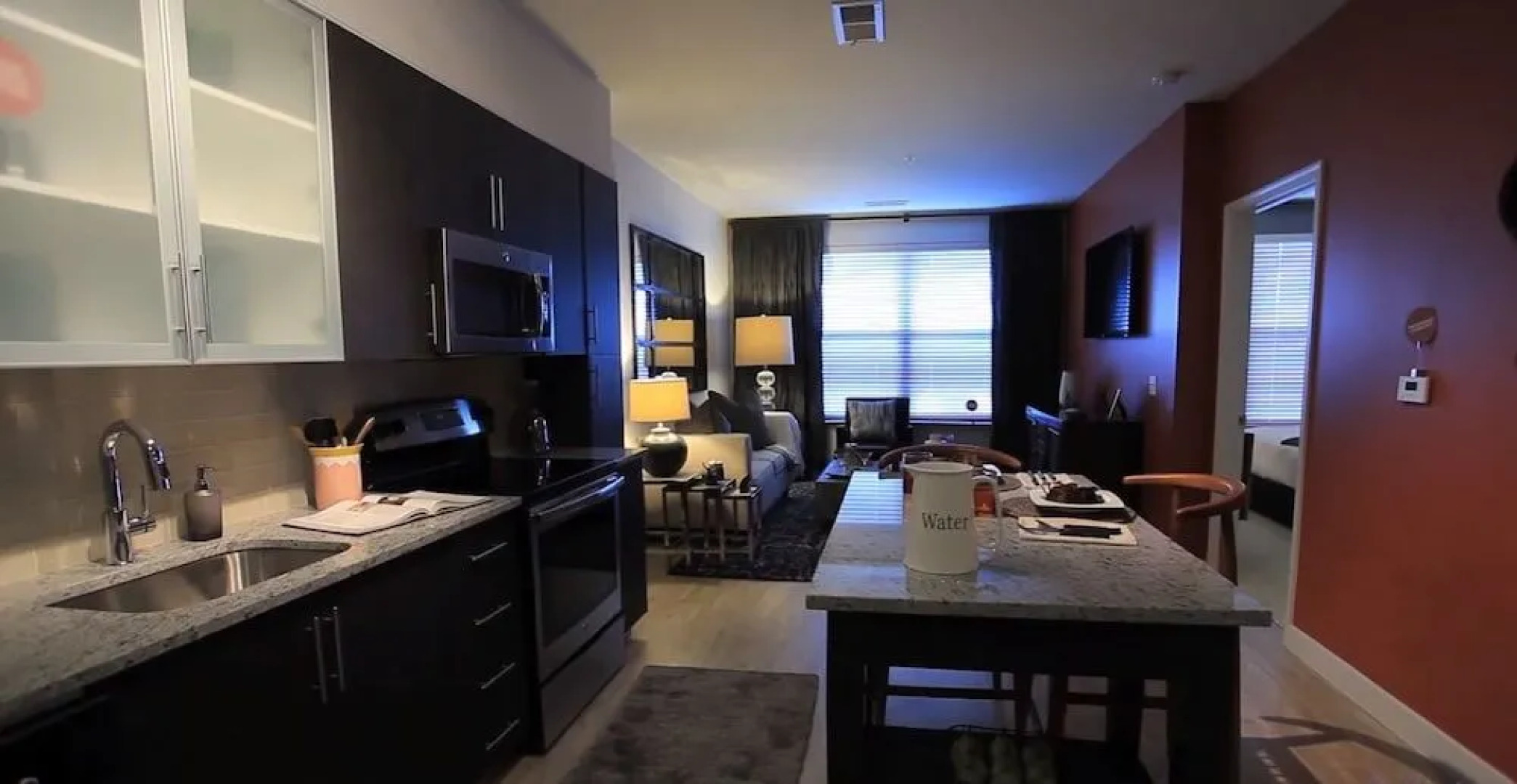 1919 Clarendon by Executive Apartments