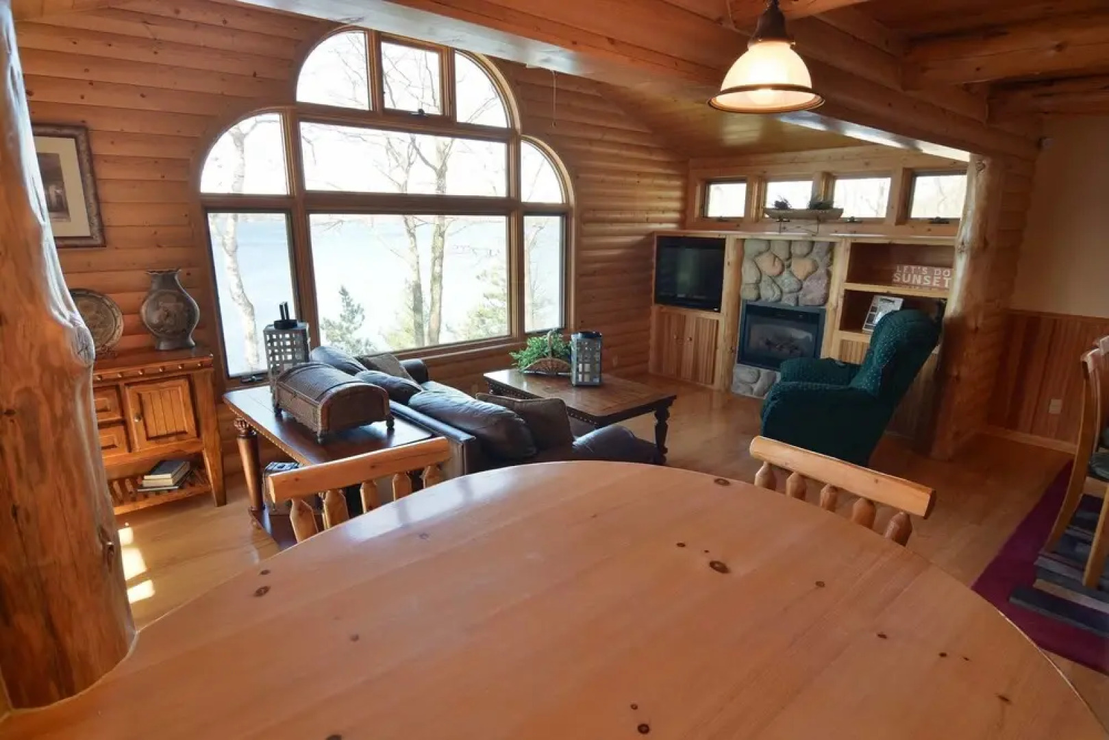 Sunset Shores Retreat 3 Bedrooms 2 Bathrooms Condo