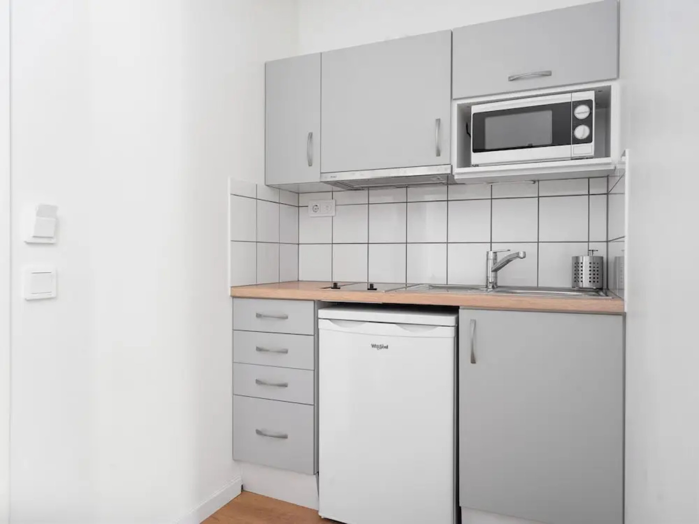 Part-Time Home Hotel Rotebro Station