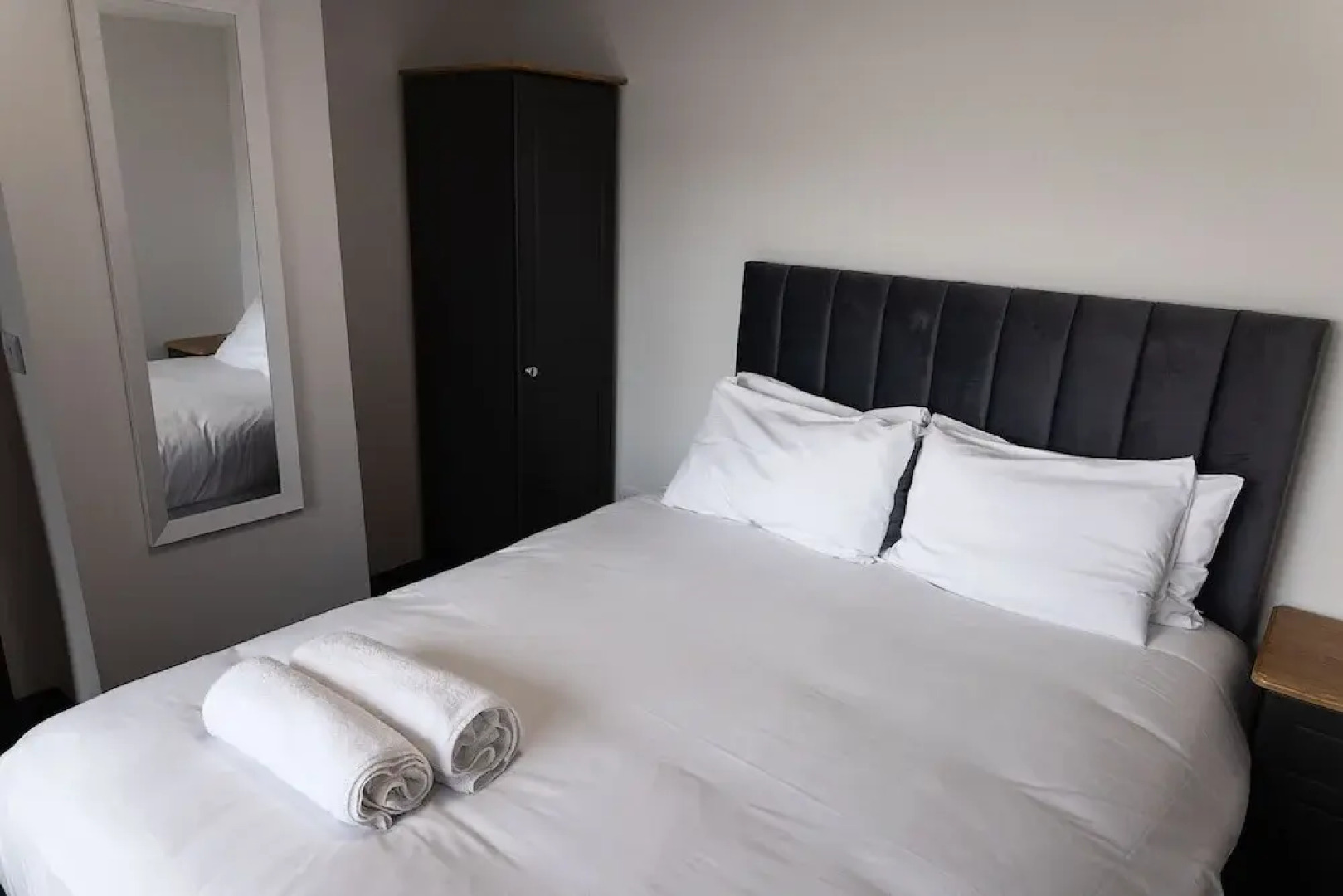 Pierside Apartments Deluxe Accommodation