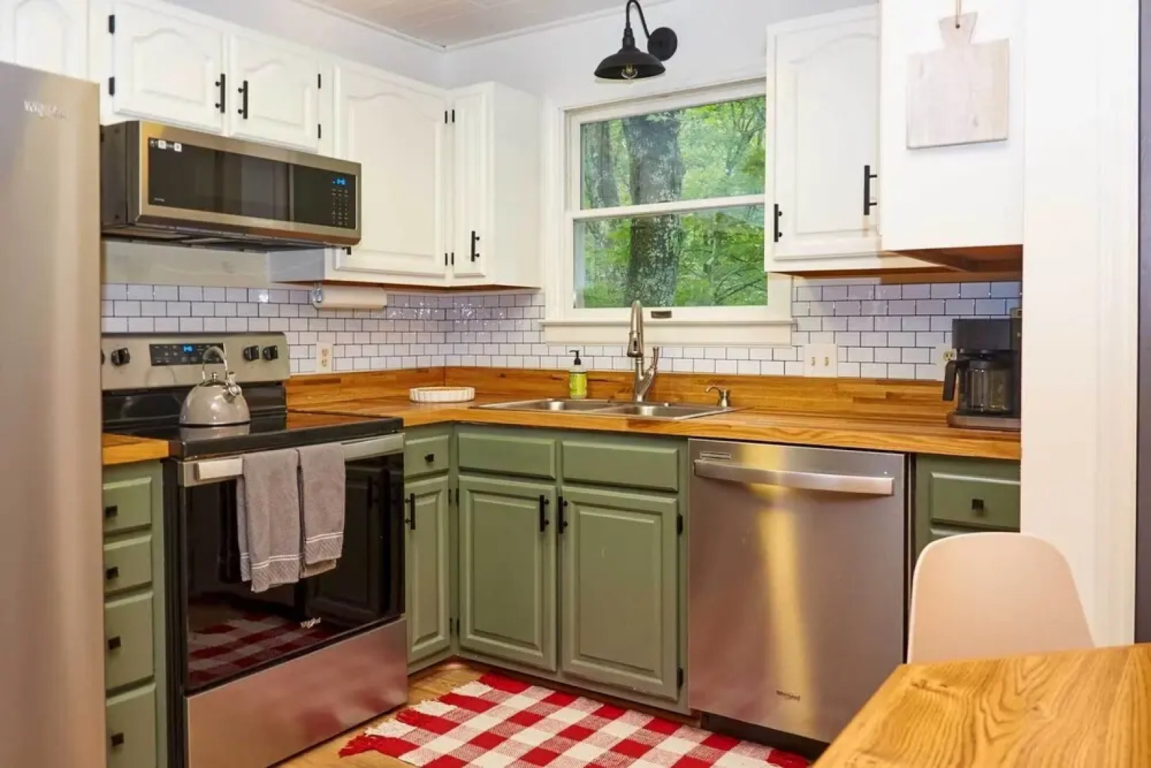 Newland Home w/ Fire Pit: 7 Mi to Grandfather Mtn