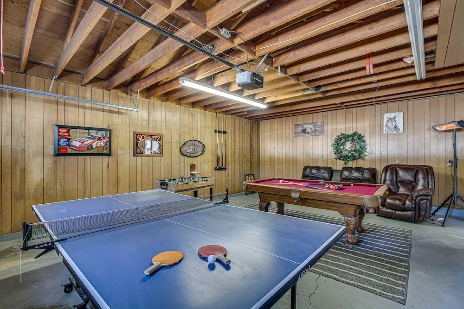 Chic Alpine Hideaway: Hiking, Skiing + Exploring!