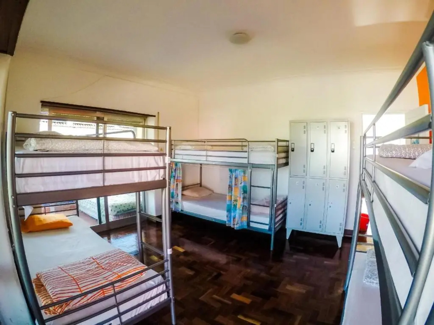 Carcavelos Surf Hostel