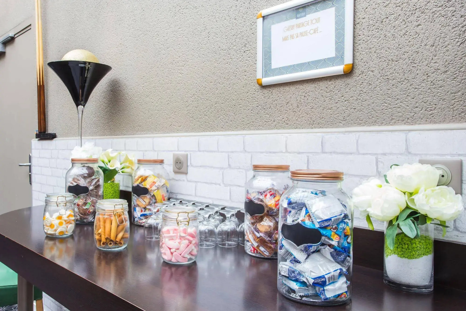 Gatsby Hotel & Restaurant by Happyculture