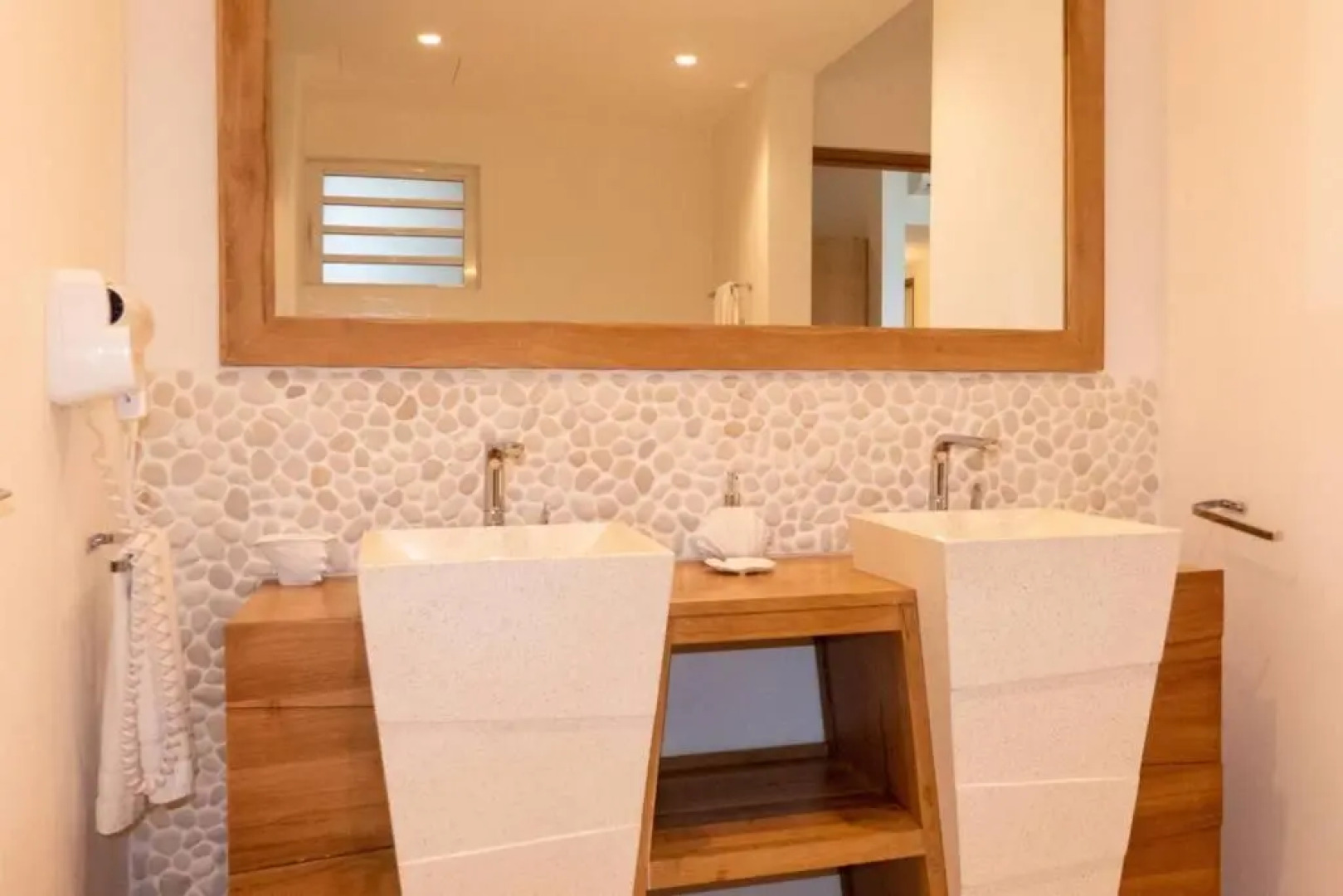 Myra Luxury Seafront Apartment