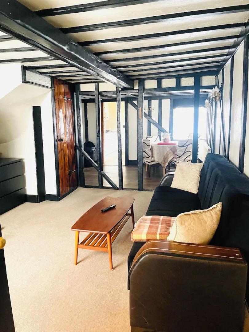 Immaculate 3-bed House in Waltham Cross