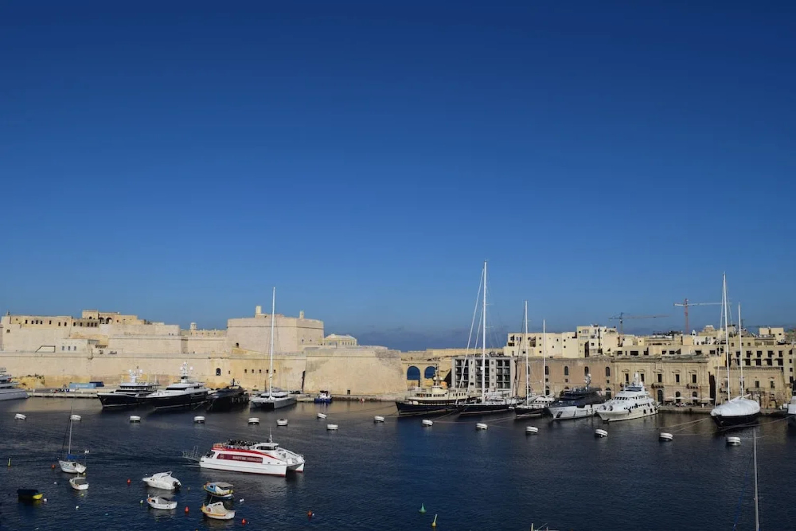 Senglea Seafront Apartment
