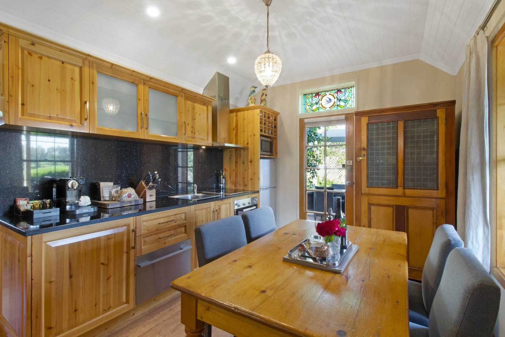 Stonewell Cottages & Vineyards