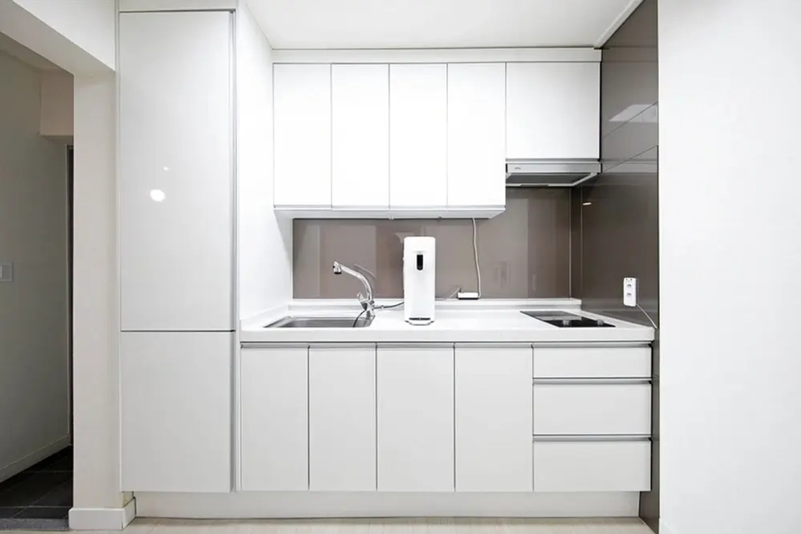 Pohang Couple Stone Pension