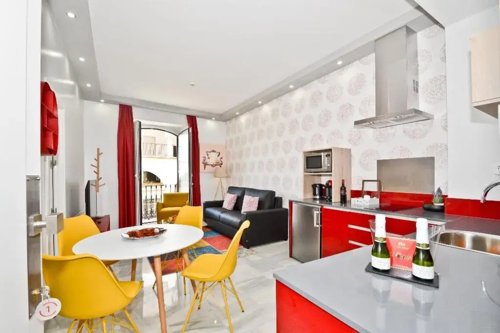 The Zentral Arenal Suites