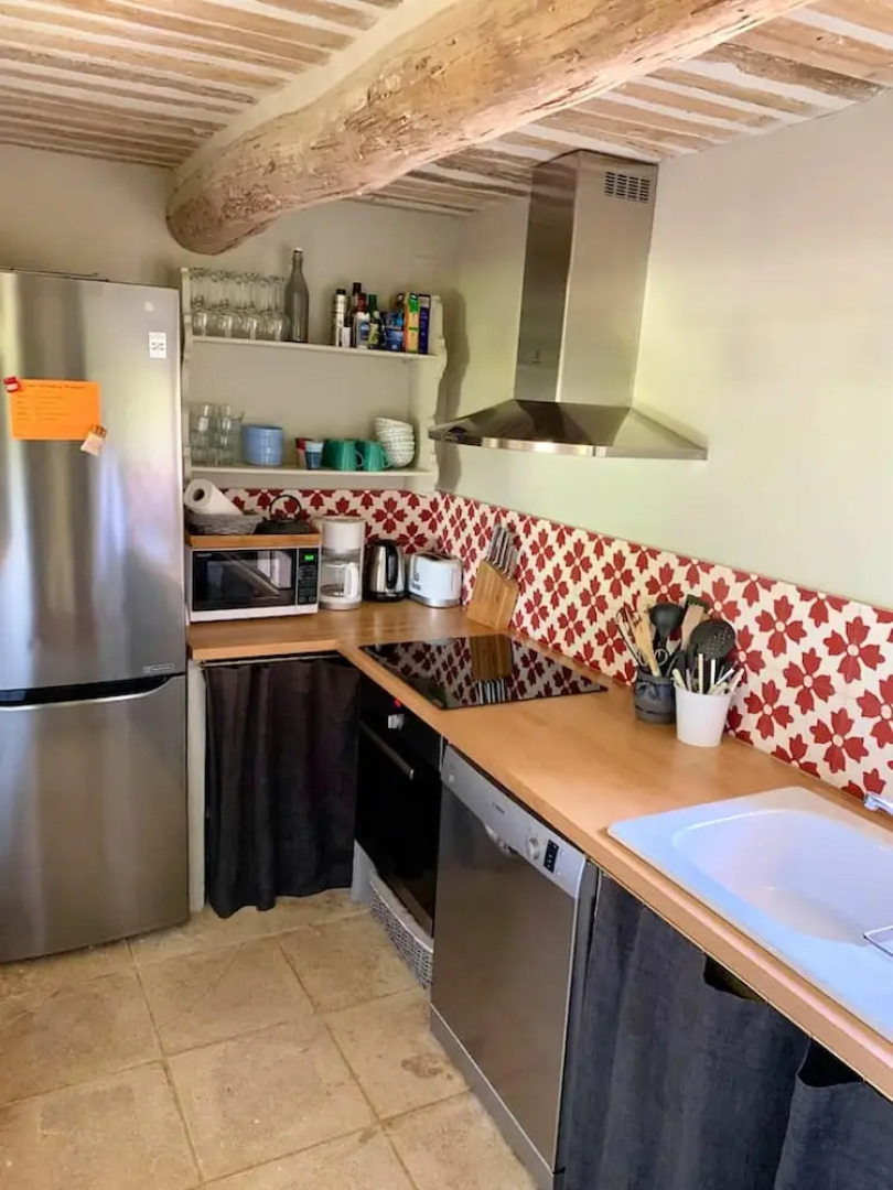 House With 3 Bedrooms in Roussillon, With Wonderful Mountain View, Shared Pool, Enclosed Garden