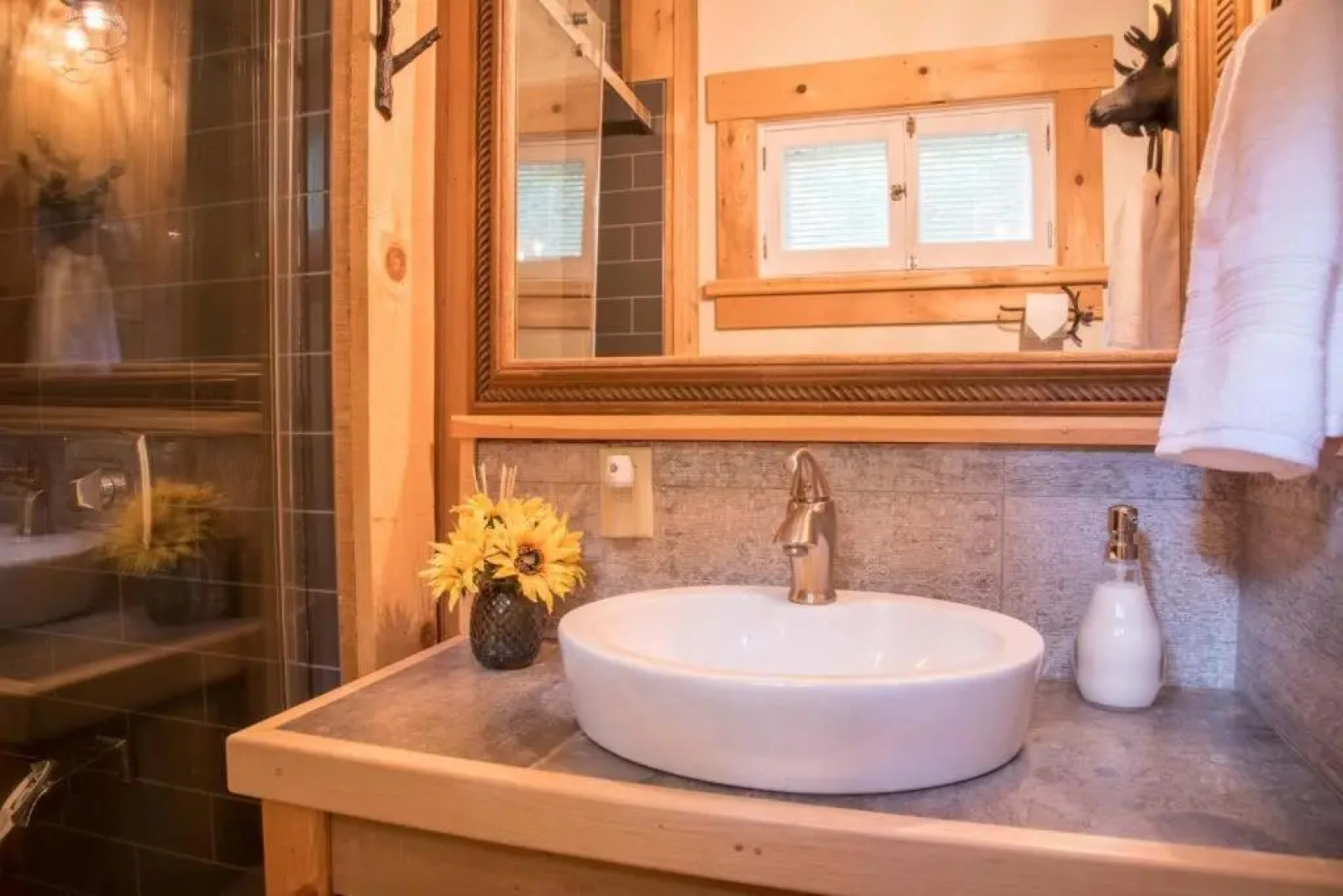 Serene & Cozy 5min to Resort 3 Queen Beds, Beach ThePioneer