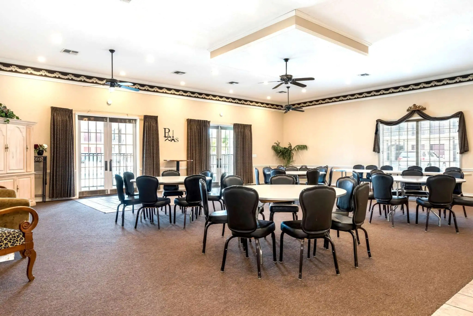 Americas Best Value Inn Paris