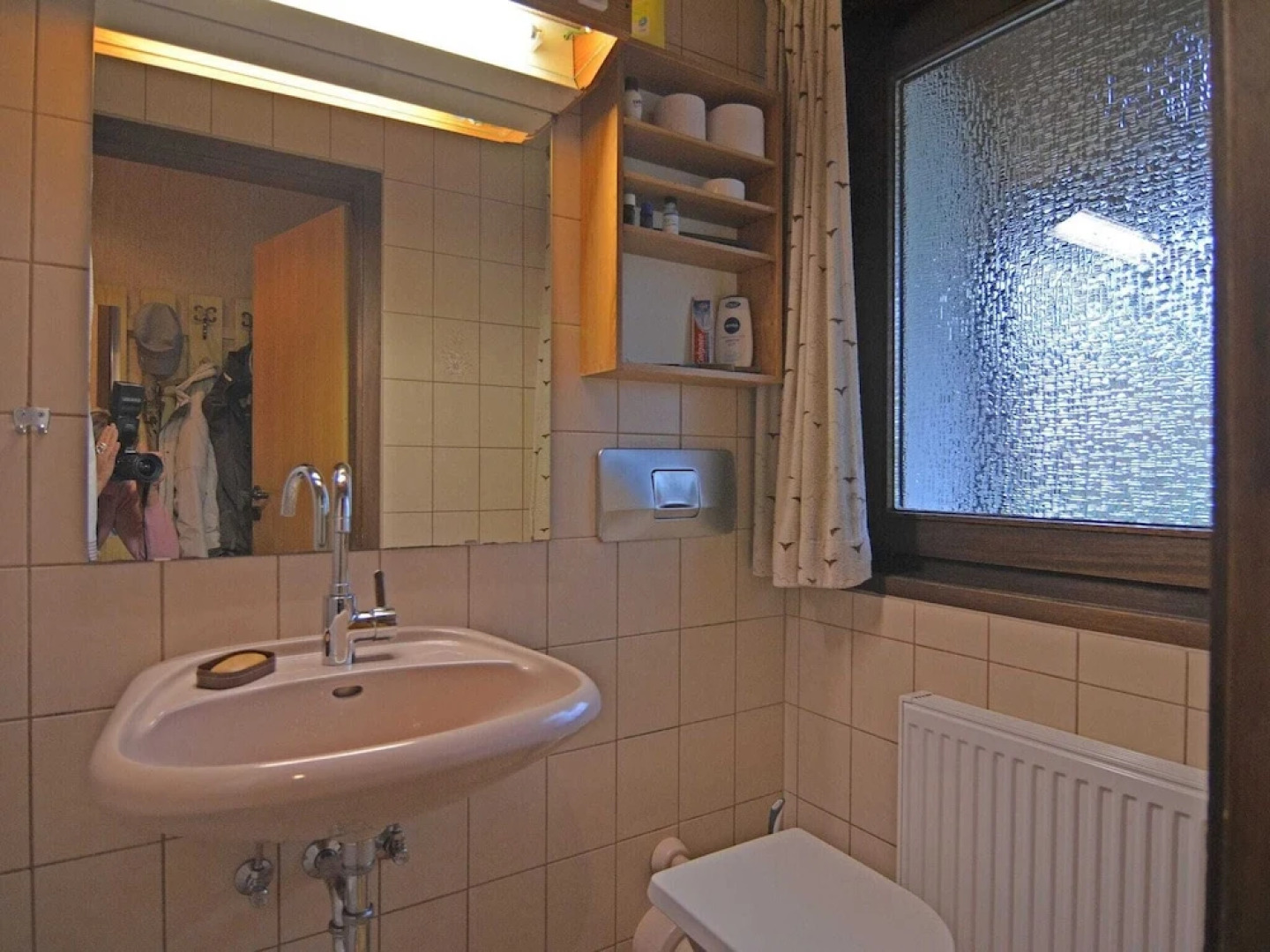 Cosily furnished Bungalow With Peaceful Neighbourhood .