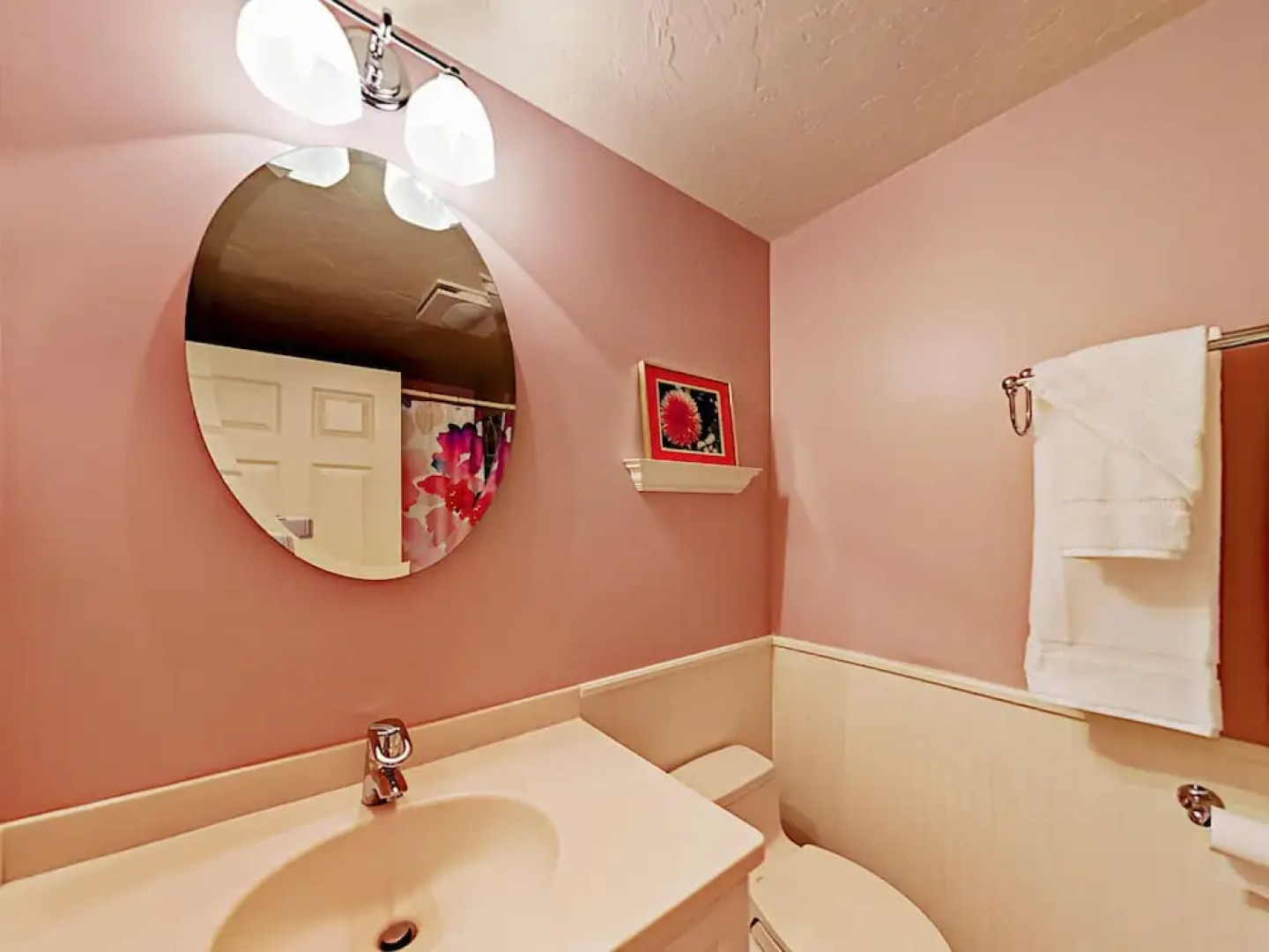 Countryside Home 4 Bedrooms 2 Bathrooms Home