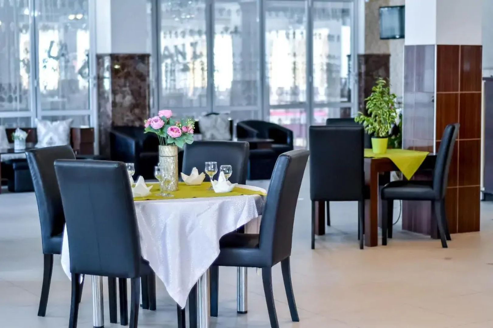 Hostel Roata Cu Noroc