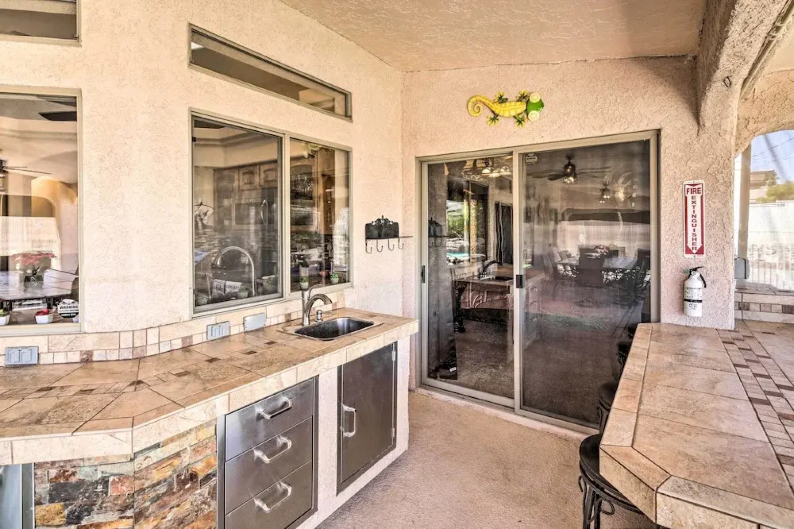 Heated Pool & Game Room: Lake Havasu Retreat