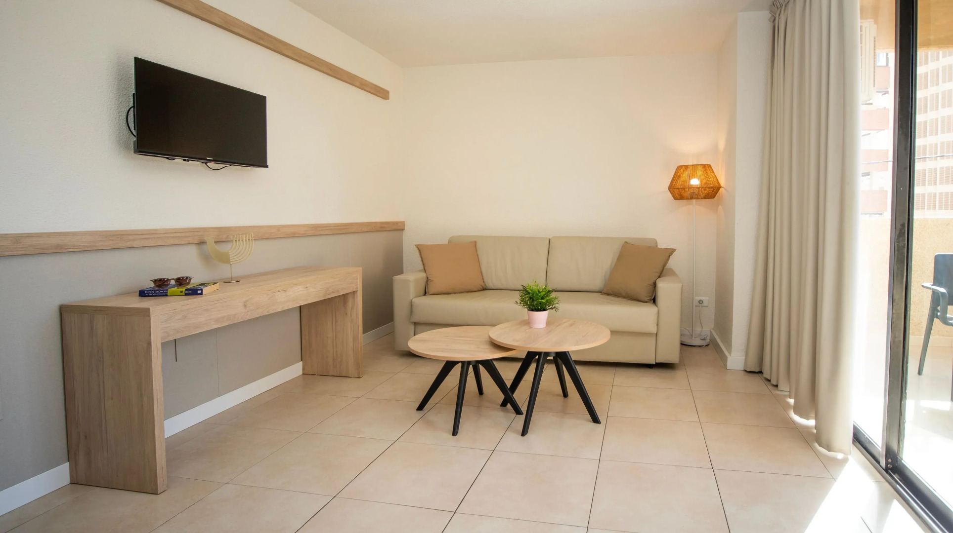 Dynastic Rooms Apartments