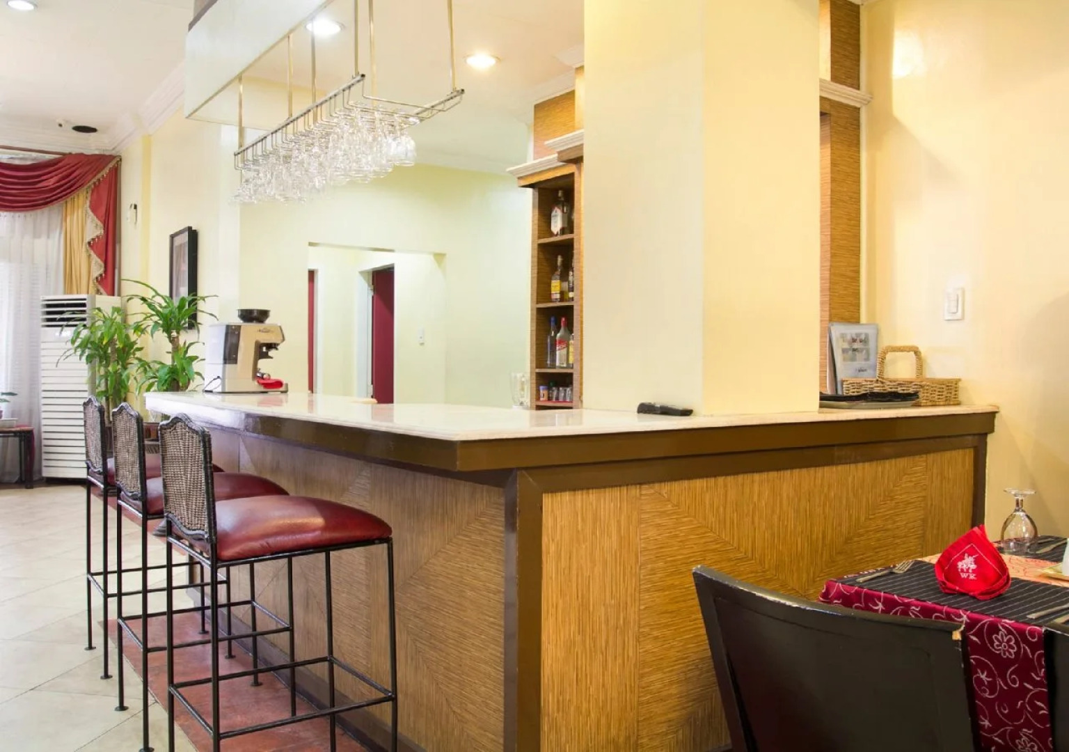 White Knight Hotel Intramuros