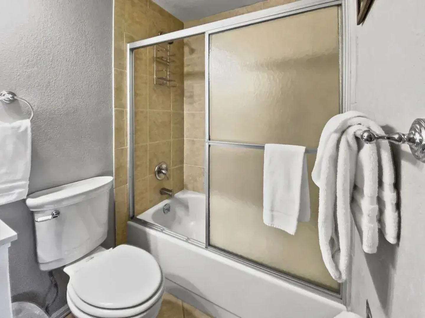 Beaver Ge 9-13 2 Bedroom Condo by Redawning